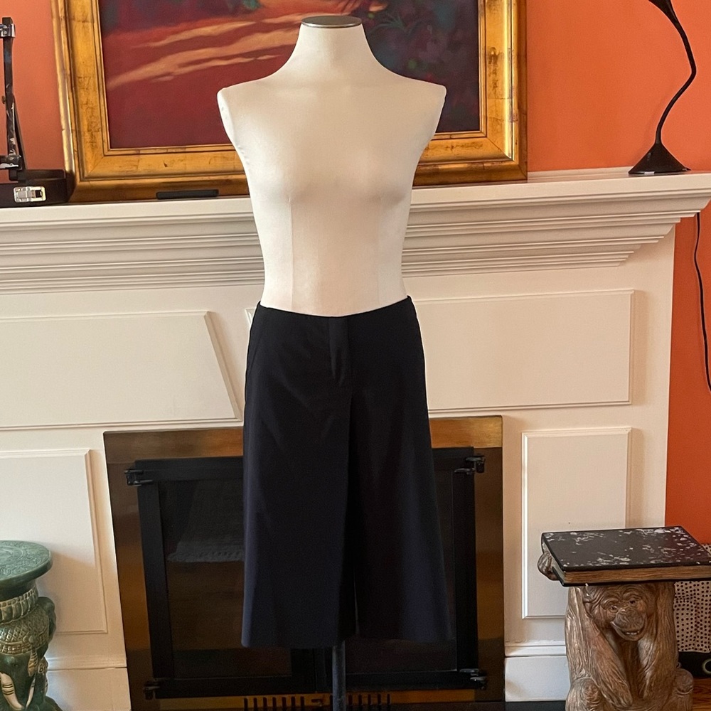 Trina Turk women's size 2 wide, cropped leg esplande pants